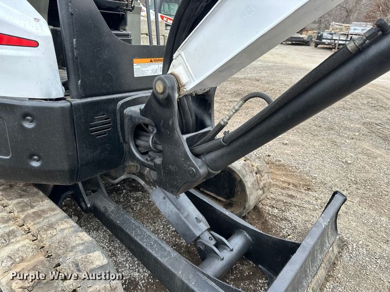 image for item DV0786 2014 Bobcat E26 mini excavator