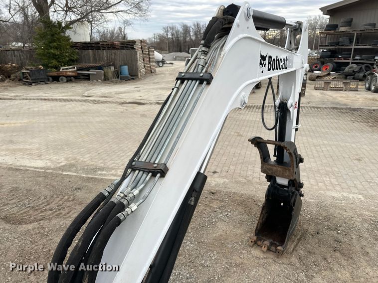 image for item DV0786 2014 Bobcat E26 mini excavator