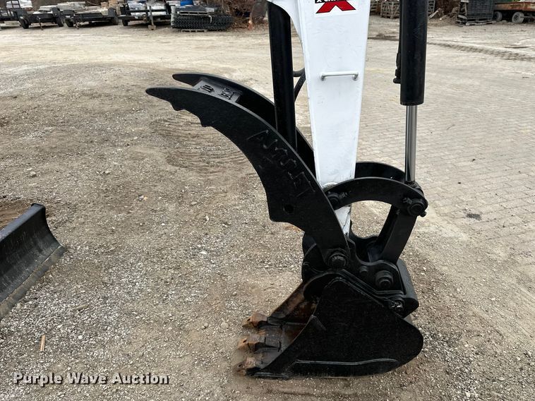 image for item DV0786 2014 Bobcat E26 mini excavator