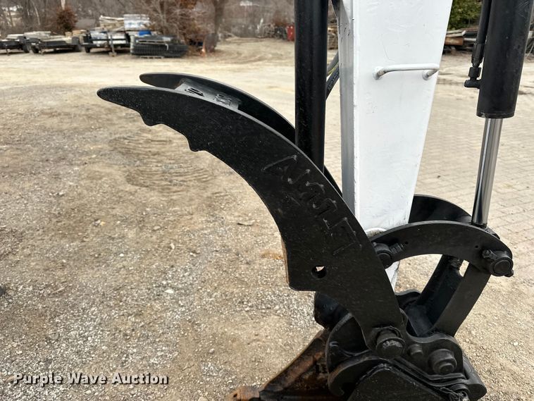 image for item DV0786 2014 Bobcat E26 mini excavator