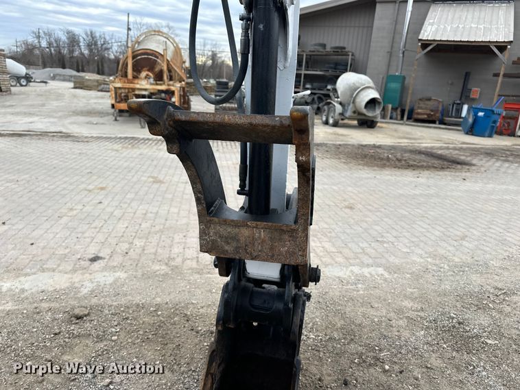 image for item DV0786 2014 Bobcat E26 mini excavator