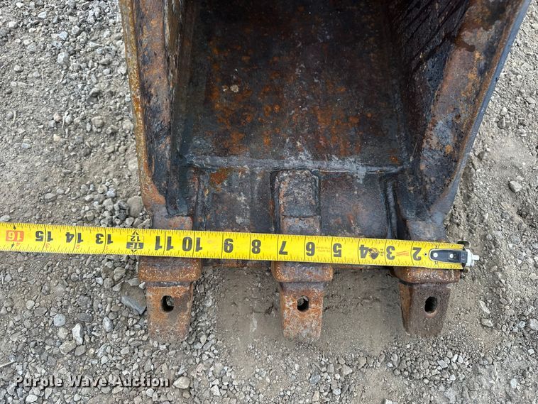 image for item DV0786 2014 Bobcat E26 mini excavator