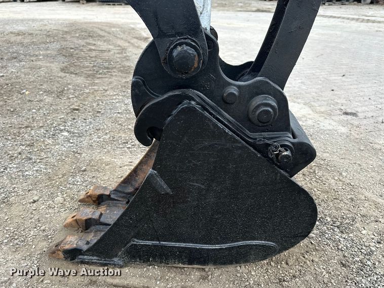 image for item DV0786 2014 Bobcat E26 mini excavator
