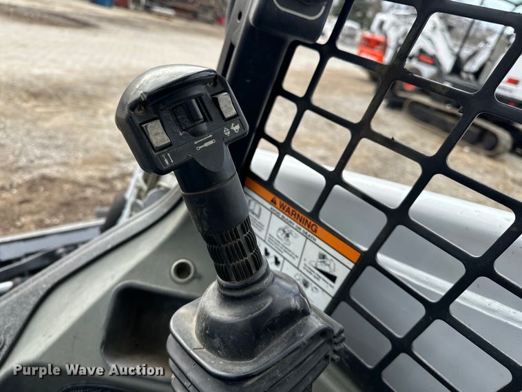 image for item DV0788 2015 Bobcat T450 tracked skid steer loader