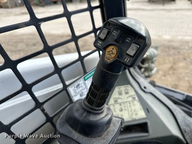 image for item DV0788 2015 Bobcat T450 tracked skid steer loader