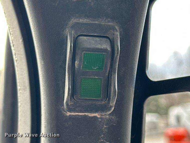 image for item DV0788 2015 Bobcat T450 tracked skid steer loader