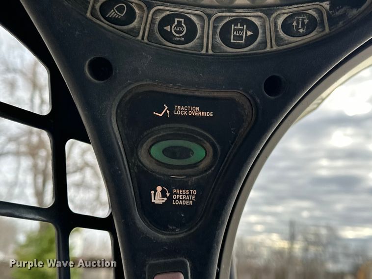 image for item DV0788 2015 Bobcat T450 tracked skid steer loader