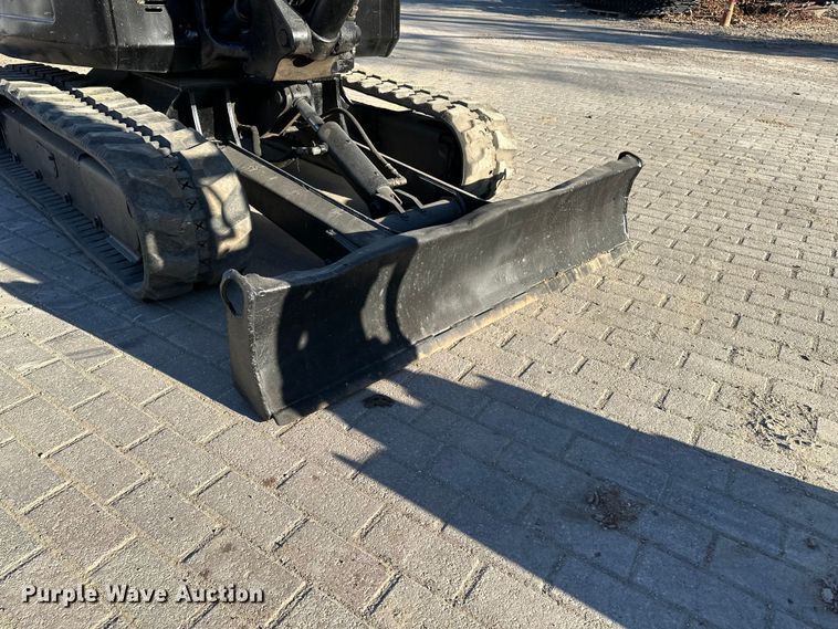 image for item DV0790 2015 Bobcat E32 mini excavator