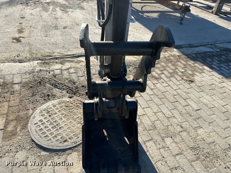 image for item DV0790 2015 Bobcat E32 mini excavator