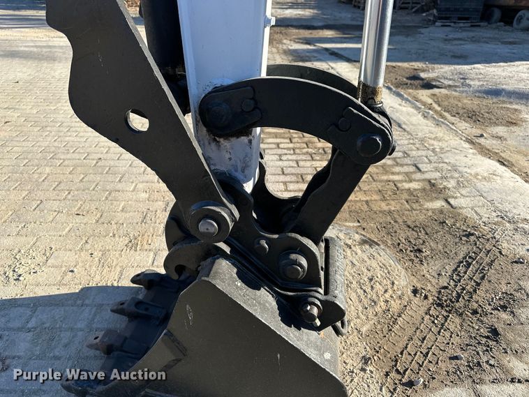 image for item DV0790 2015 Bobcat E32 mini excavator