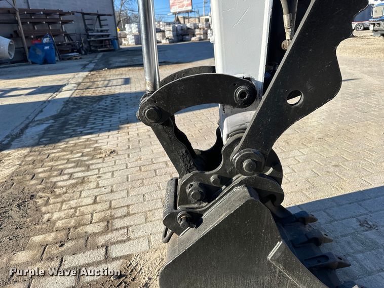 image for item DV0790 2015 Bobcat E32 mini excavator