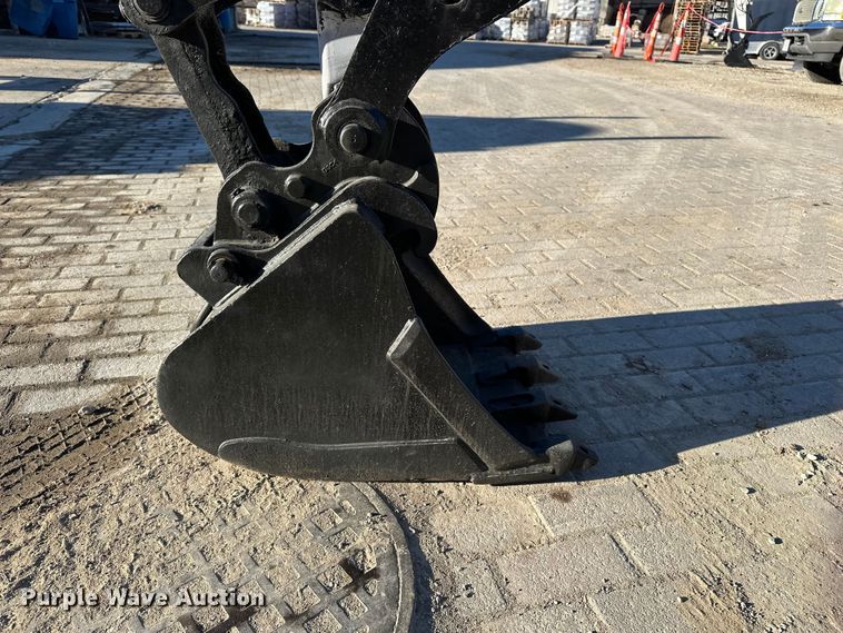 image for item DV0790 2015 Bobcat E32 mini excavator