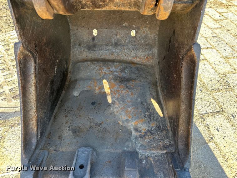 image for item DV0790 2015 Bobcat E32 mini excavator