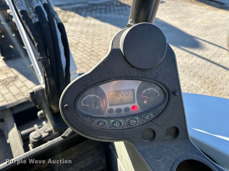 image for item DV0790 2015 Bobcat E32 mini excavator