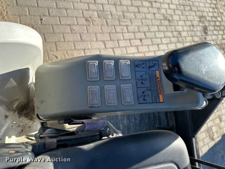 image for item DV0790 2015 Bobcat E32 mini excavator