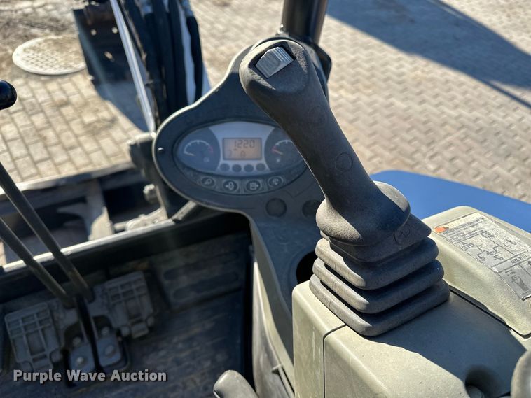 image for item DV0790 2015 Bobcat E32 mini excavator