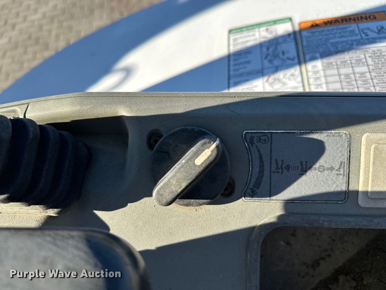 image for item DV0790 2015 Bobcat E32 mini excavator