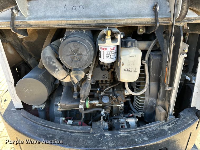 image for item DV0790 2015 Bobcat E32 mini excavator