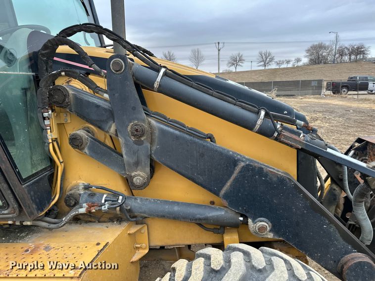 image for item DV0792 2003 Caterpillar 420D backhoe