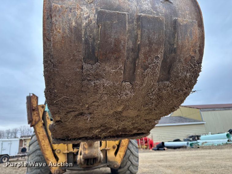 image for item DV0792 2003 Caterpillar 420D backhoe