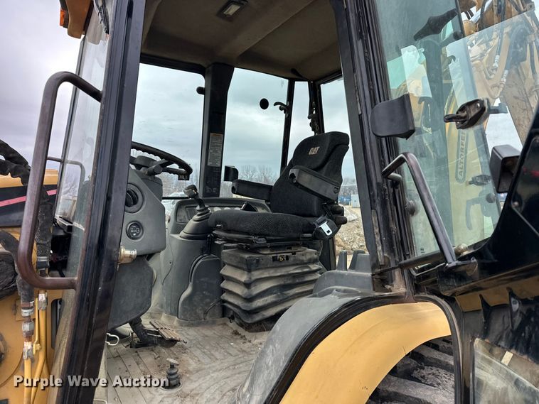 image for item DV0792 2003 Caterpillar 420D backhoe