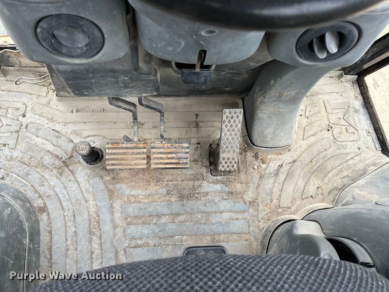 image for item DV0792 2003 Caterpillar 420D backhoe