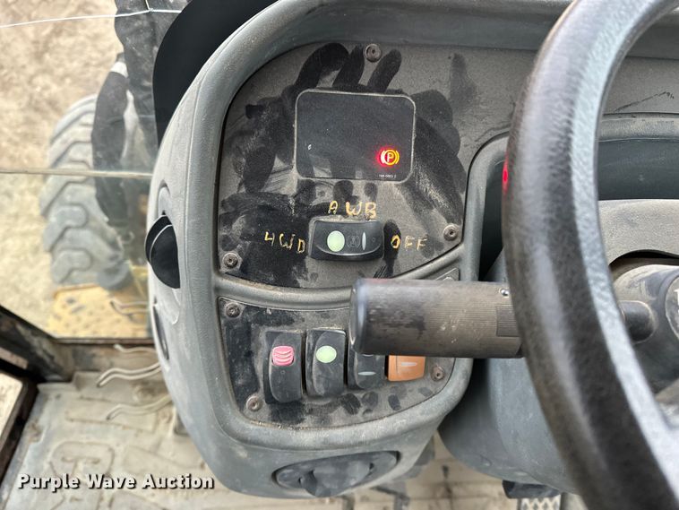 image for item DV0792 2003 Caterpillar 420D backhoe