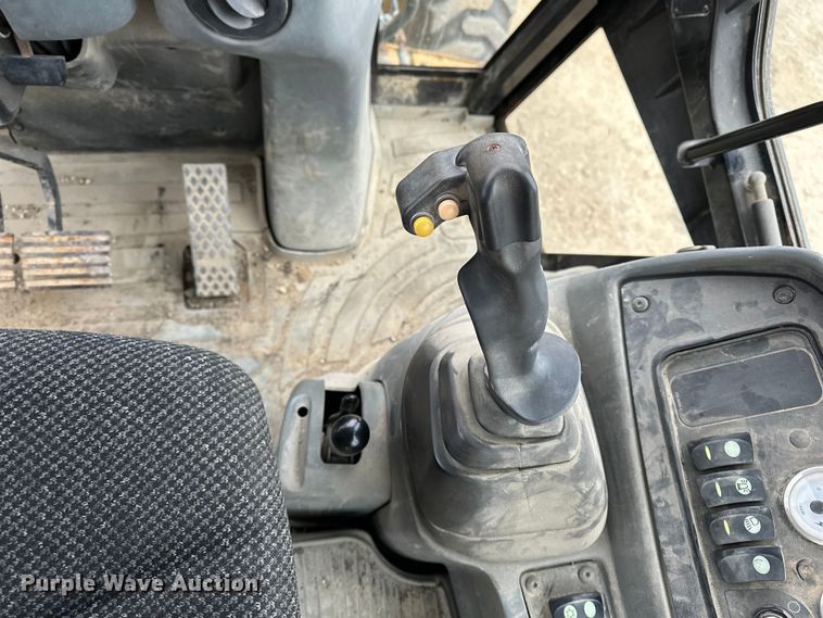 image for item DV0792 2003 Caterpillar 420D backhoe