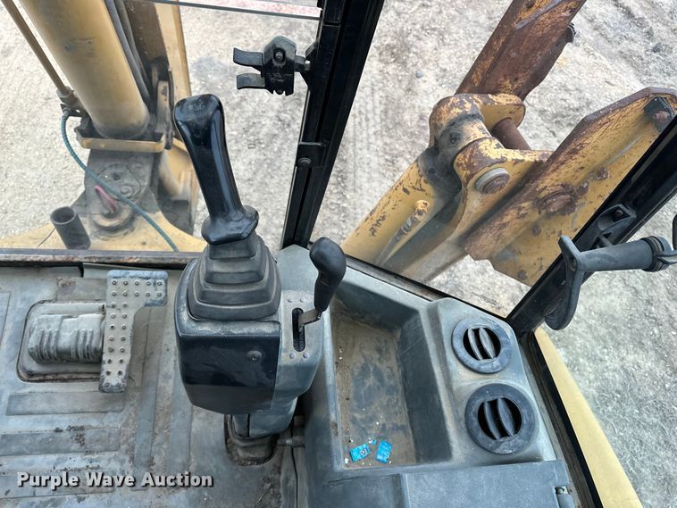 image for item DV0792 2003 Caterpillar 420D backhoe