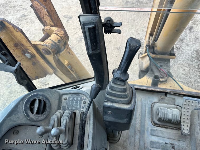 image for item DV0792 2003 Caterpillar 420D backhoe