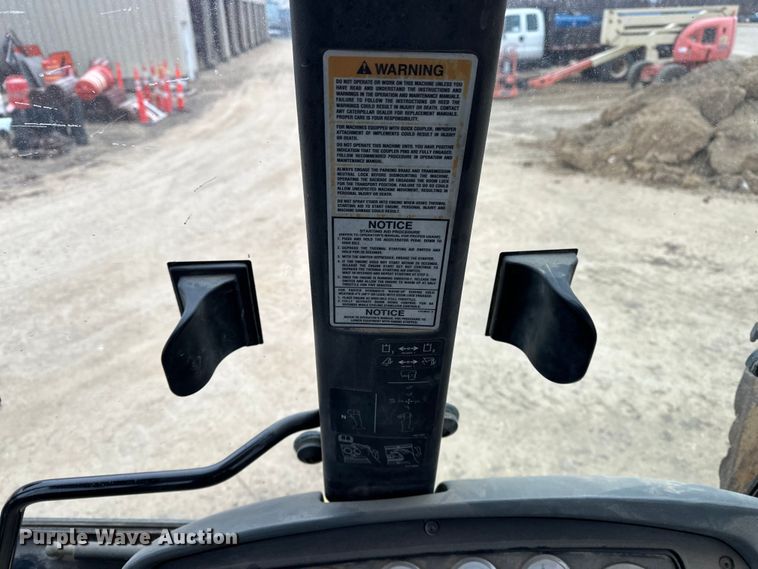 image for item DV0792 2003 Caterpillar 420D backhoe