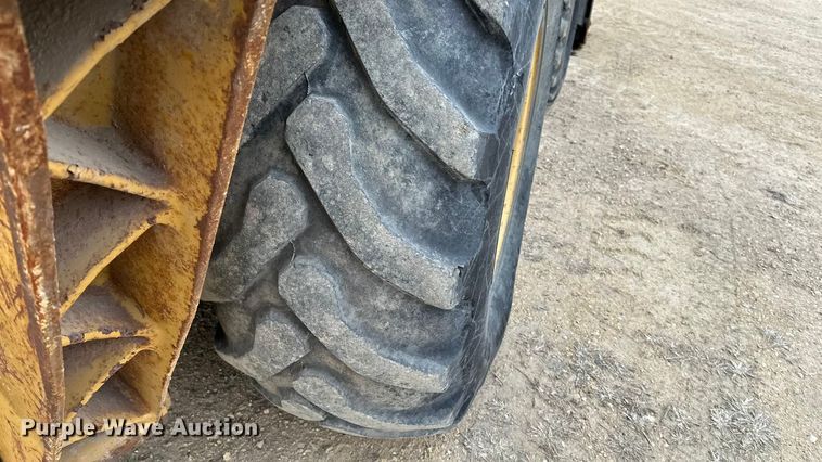 image for item DV0792 2003 Caterpillar 420D backhoe