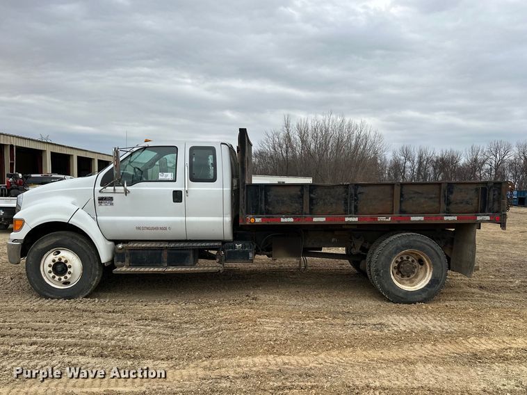 image for item DV0793 2008 Ford F750 dump truck