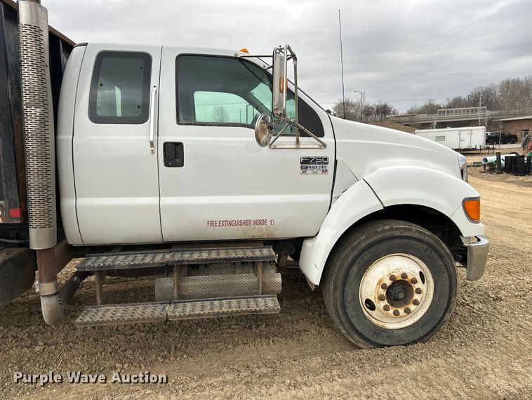 image for item DV0793 2008 Ford F750 dump truck