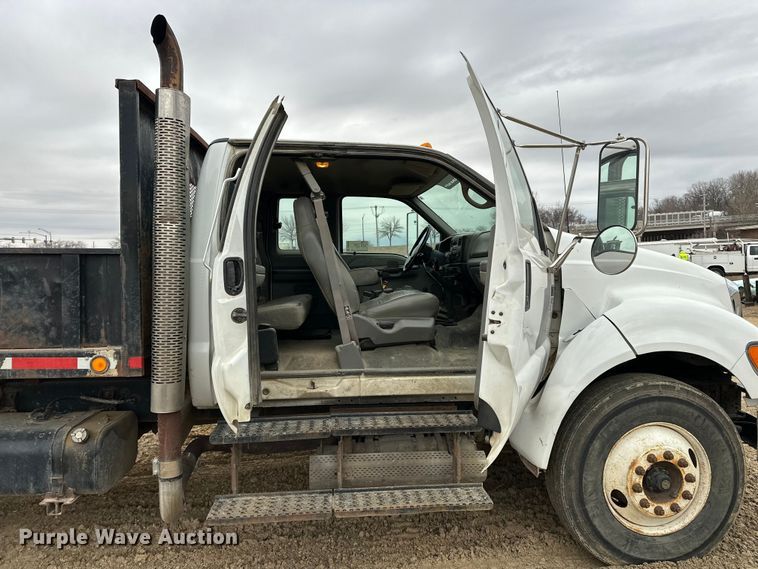 image for item DV0793 2008 Ford F750 dump truck