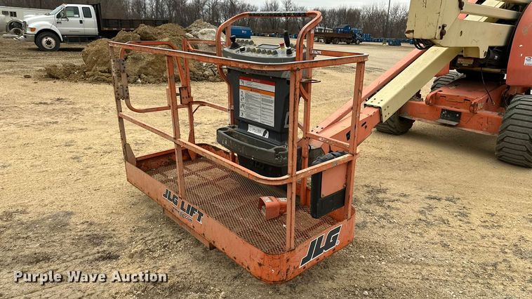 image for item DV0794 2006 JLG 450 Series II boom lift