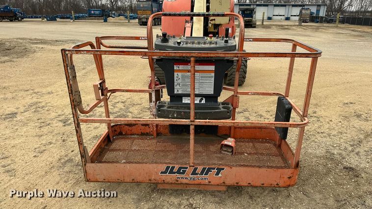 image for item DV0794 2006 JLG 450 Series II boom lift