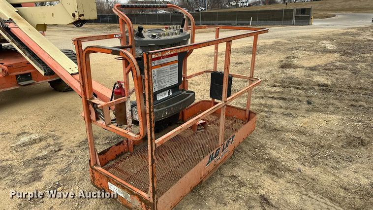 image for item DV0794 2006 JLG 450 Series II boom lift