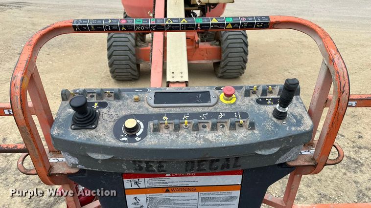 image for item DV0794 2006 JLG 450 Series II boom lift