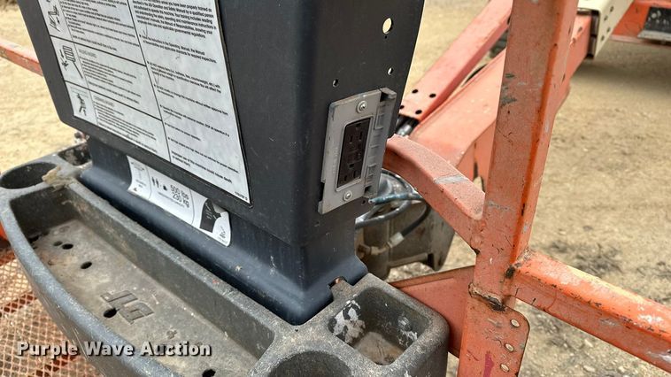 image for item DV0794 2006 JLG 450 Series II boom lift