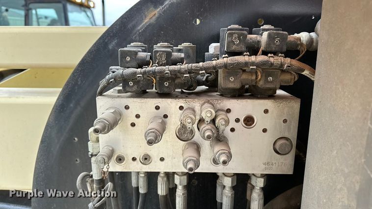 image for item DV0794 2006 JLG 450 Series II boom lift