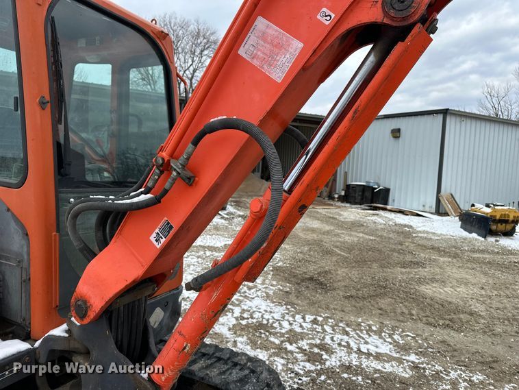 image for item DV0795 2003 Kubota KX121-3 mini excavator