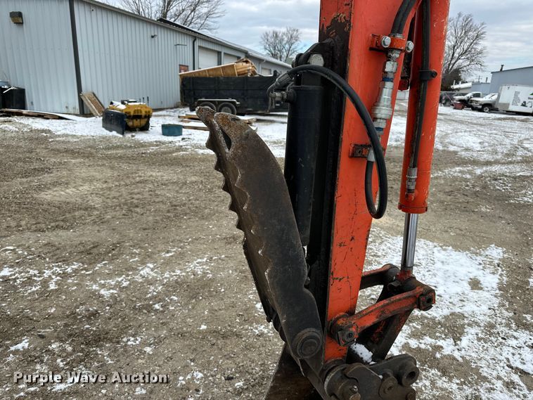 image for item DV0795 2003 Kubota KX121-3 mini excavator