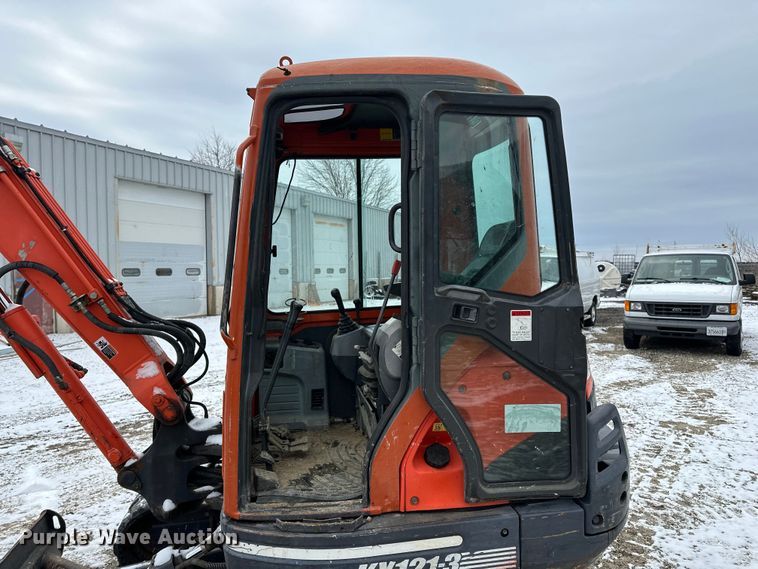 image for item DV0795 2003 Kubota KX121-3 mini excavator