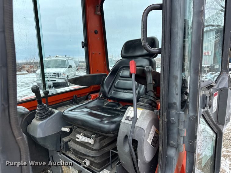 image for item DV0795 2003 Kubota KX121-3 mini excavator