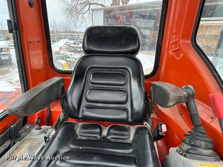 image for item DV0795 2003 Kubota KX121-3 mini excavator