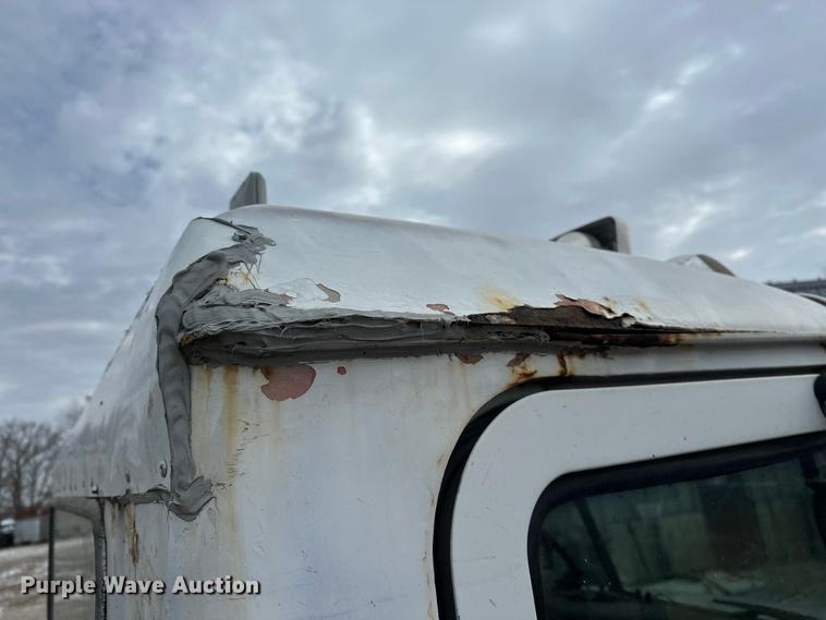 image for item DV0798 2003 Mack CX613 semi truck