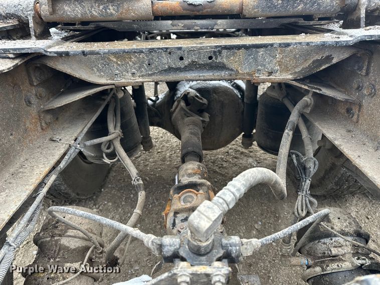 image for item DV0798 2003 Mack CX613 semi truck