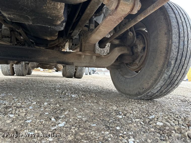 image for item DV0798 2003 Mack CX613 semi truck