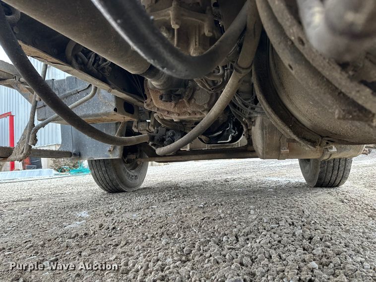 image for item DV0798 2003 Mack CX613 semi truck